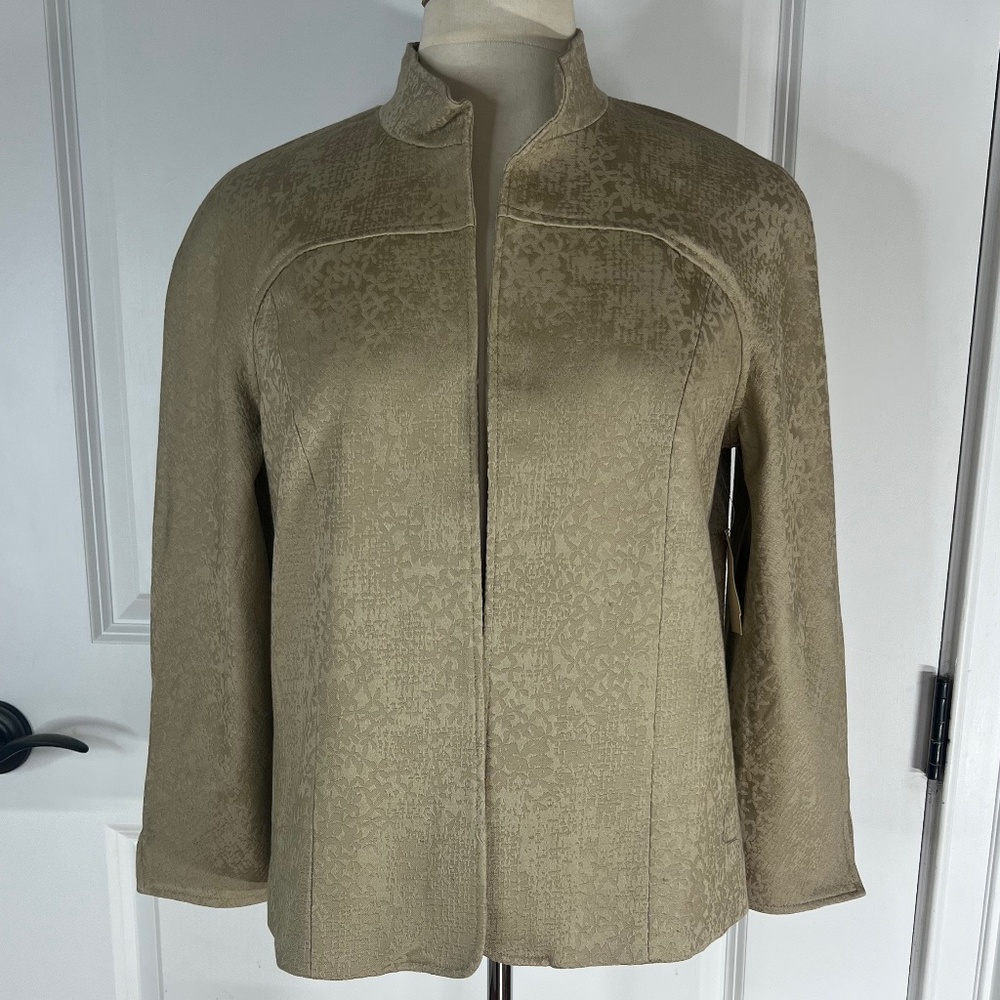 NWT Coldwater Creek, Size 4-6 Tan Print Open Blazer